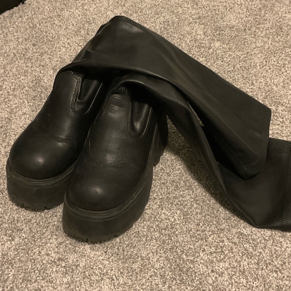 Windsor Smith Black Platform Boots - Picture 3 of 4